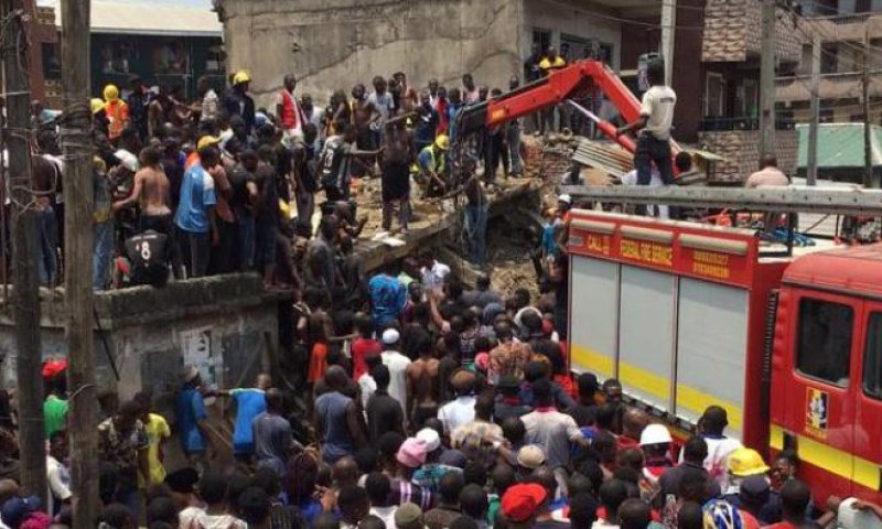 ניגריה: עשרות לכודים בקריסת בניין, בהם ילדים