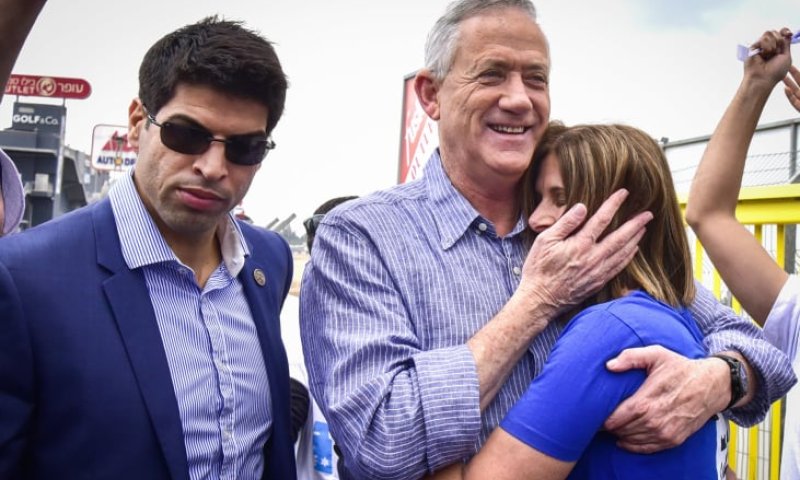 מפיצים פייק ניוז: רעייתו של גנץ מאיימת לתבוע גולשים