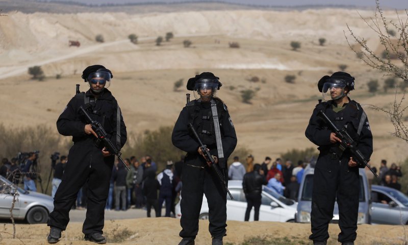 נטיעות קק"ל תחת אבטחה; שוטר נפצע בהתפרעויות