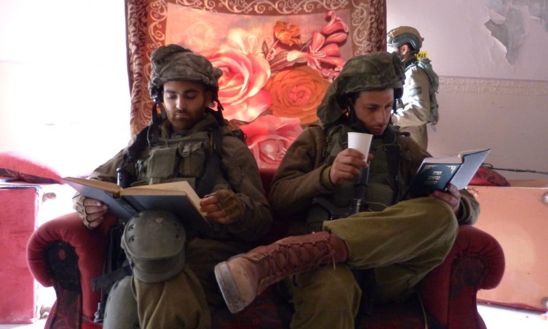 בין כניסה ויציאה מעזה: סיים את התנ"ך במאה ימים