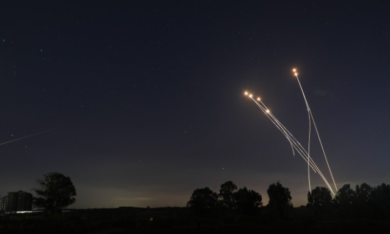 מטחים כבדים לדרום: בת 87 נחבלה בראשה ונפטרה