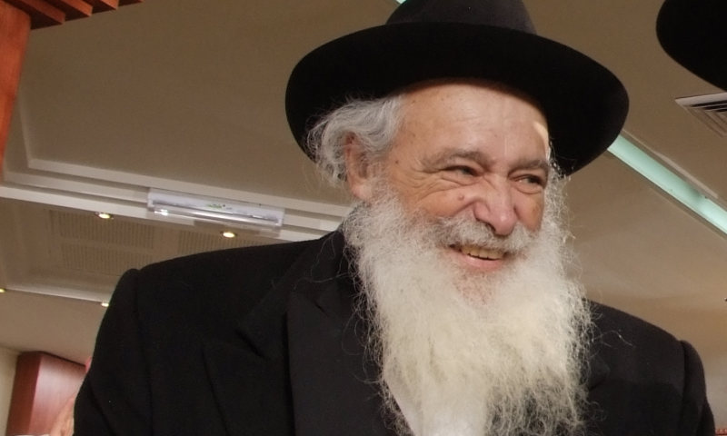 הרב נבנצל מצטרף לאוסרים קבורת חייל גוי ליד יהודי