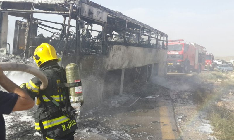 נס בהר חברון: אוטובוס התלקח ללא נפגעים