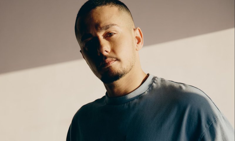 עובר בגנים: אחיה של הזמרת אודיה בסינגל בכורה