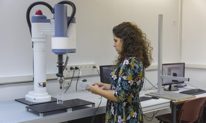 תואר בפיזיקה ומתמטיקה: המפתח לעולם המדע