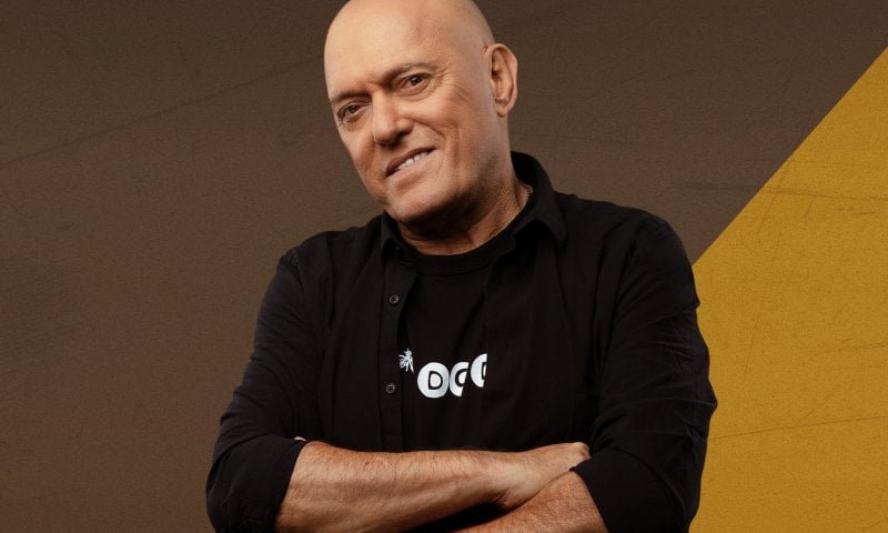 שלומי שבת לא נח, וחוגג 40 שנות קריירה עם סינגל חדש