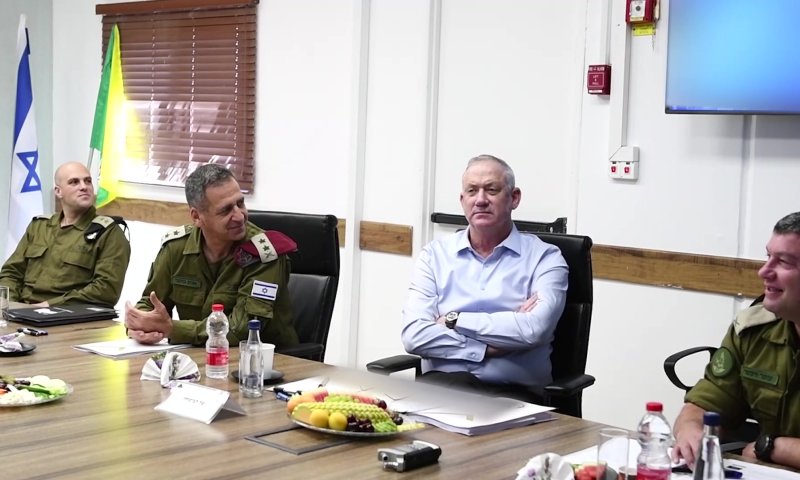 גנץ לראשי יש"ע: "קחו את מה שאפשר, בשאר נטפל"