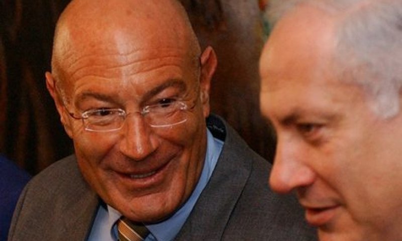 היישר מאנגליה: מילצ'ן יעיד לראשונה במשפט נתניהו