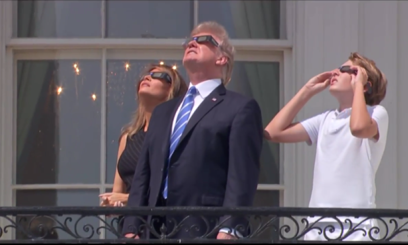 אפילו טראמפ לא פספס: תיעוד מליקוי החמה הנדיר