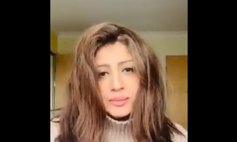 הזמרת המוסלמית הכריזה: "אני מתגיירת". צפו