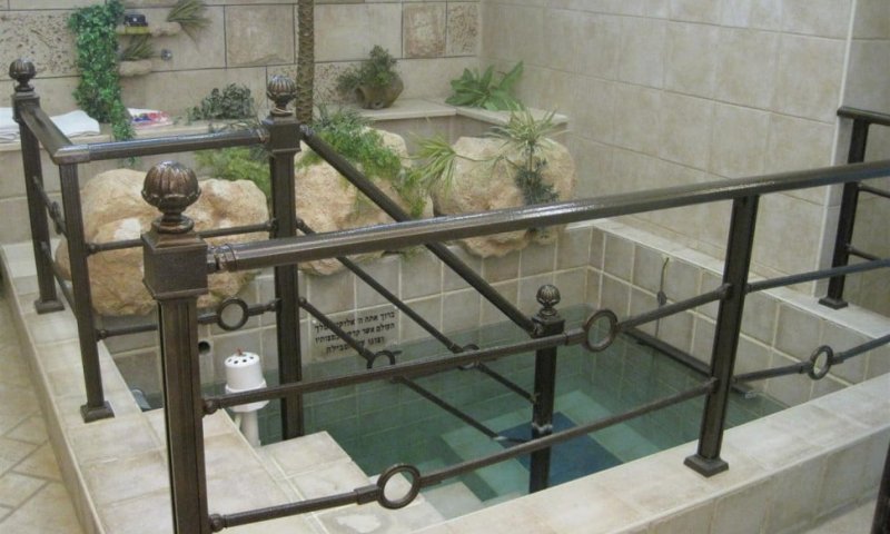 חולה קורונה שטבל במקווה נקנס ב-5000 שקל