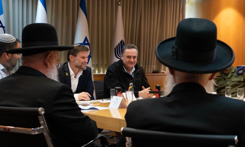 אפשר לשלב: כ"ץ וסמוטריץ' מצדיעים לראשי הישיבות הסרוגות