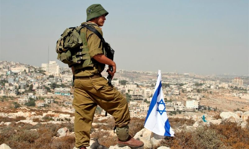 האם הנאמנות לדגל ולמדינה פוגעת במוסר האנושי?