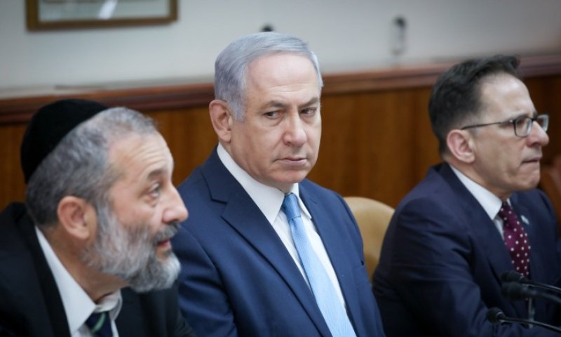 עימות בממשלה; השרים נגד הדחת השכל: "לא מידתי"