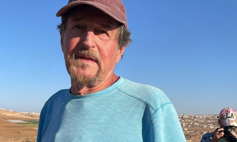 קרא לחרם על המדינה: פעיל שמאל גורש מישראל