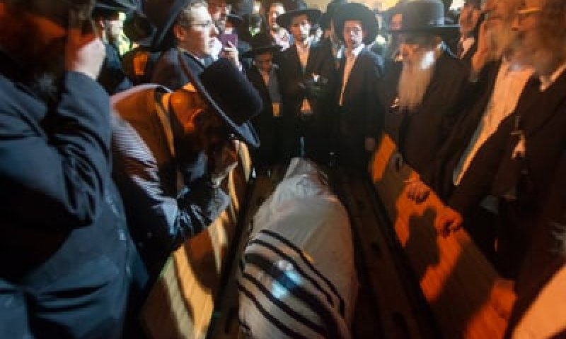 רבע מיליון איש ליוו את הרב אלישיב זצ"ל למנוחות