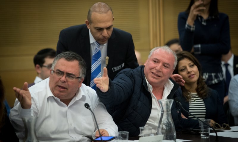 האזינו: ח"כ דודי אמסלם מותח את דוד ביטן ברדיו