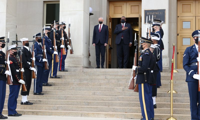 גנץ בוושינגטון: להעמיק את המוכנות המשותפת נגד אירן