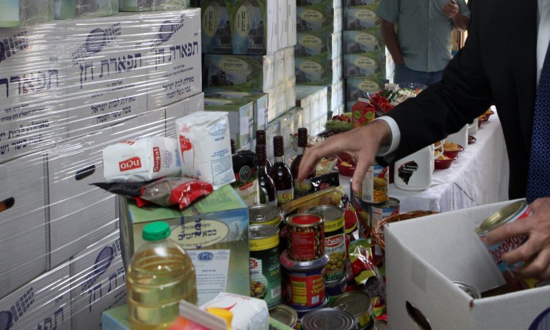 למה אי אפשר לחגוג פה חגים בלי ארגוני סיוע?