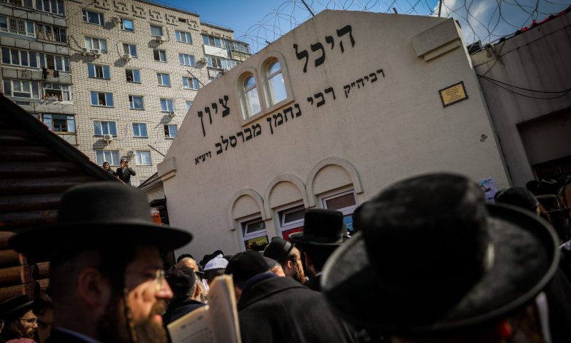 בשורה לנוסעים לאומן: הקלות במעברי הגבול