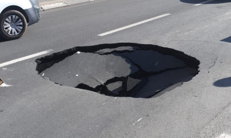 בגלל בולען: המשטרה סגרה כביש מרכזי בתל אביב