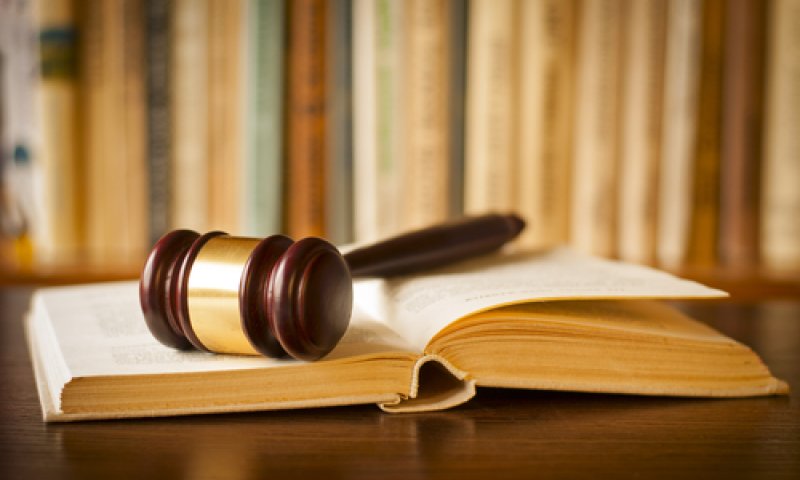 שו"ת: האם ההלכה מתירה להיות עורך דין?