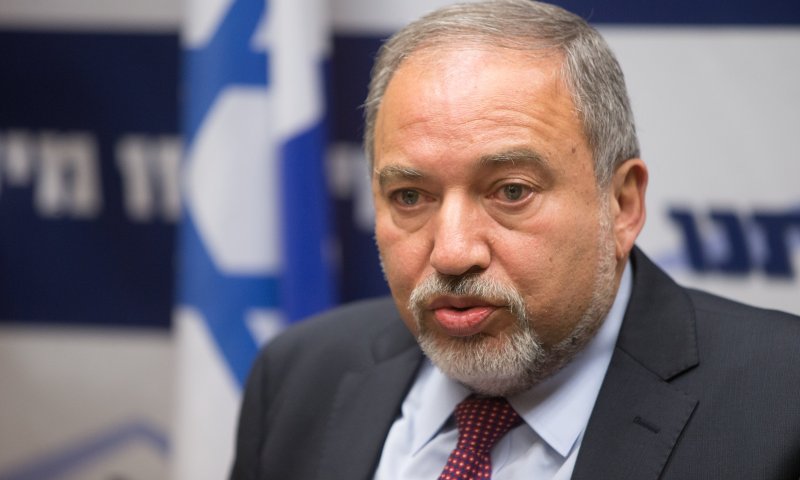 ליברמן הוציא מחוץ לחוק ארגון "הומניטארי"