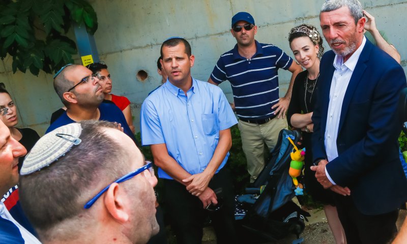 מבצר את מעמדו: הרב רפי מינה 44 חברים בבית היהודי