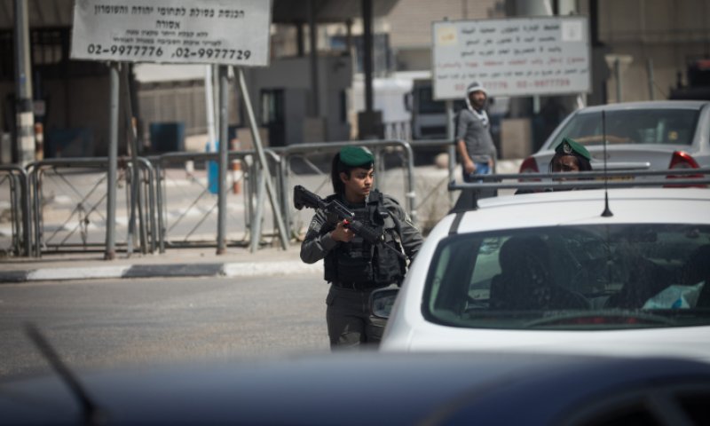 הפיגוע בקלנדיה: מחבל קפץ ממשאית עם מברג ונוטרל