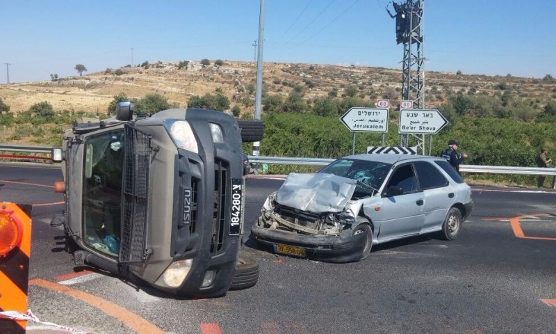 פיגוע תאונה: רכב ערבי התנגש ברכב צבאי