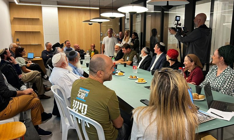 רבנים, איך הסכמתם למחול על כבודו של הציבור שלנו?