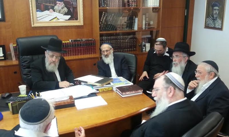 הרב יצחק יוסף כינס ישיבה דחופה: לא נכיר בחוק הגיור של שטרן