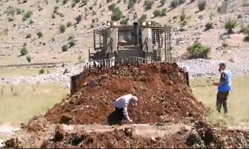 קרב הגבול: דחפור צבאי קובר פעיל חיזבאללה | צפו