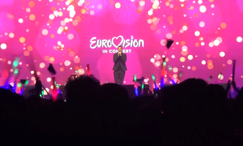 צפו: קובי מרימי התגבר על הפדיחה וביצע את HOME