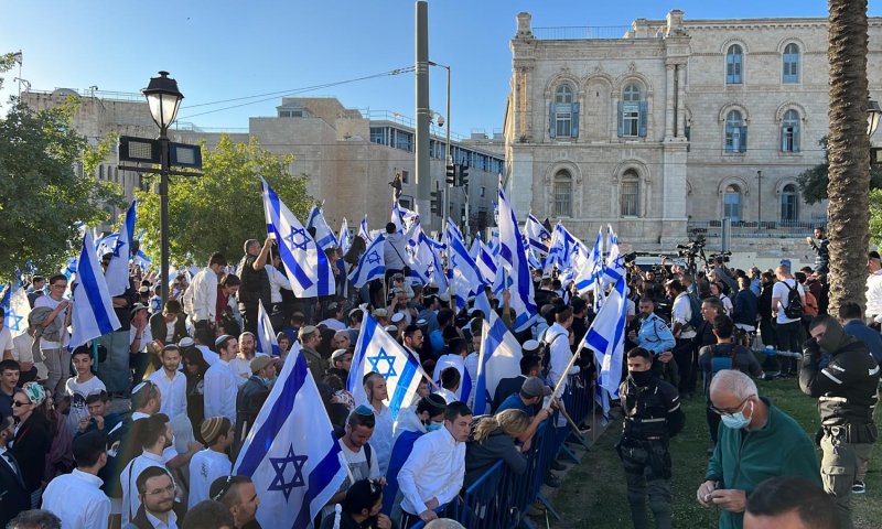 למרות האיומים: בנט סיכם את מתווה מצעד הדגלים