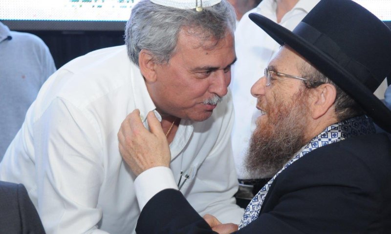 חרדים וסרוגים במפגן תמיכה משותף באשקלון