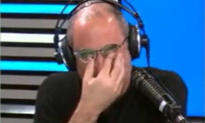 קלמן ליבסקינד התפרק ופרץ בבכי בשידור. צפו