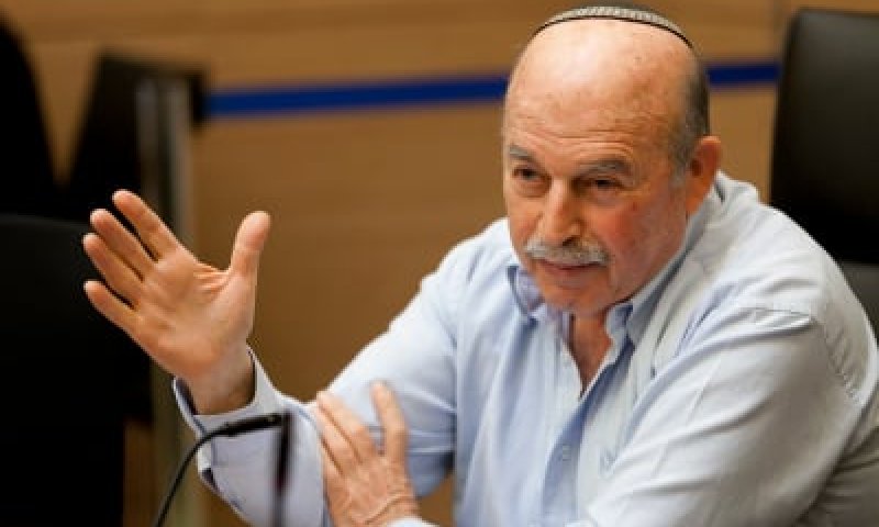 סלומינסקי יבחן את המשך מימון הסינמטק