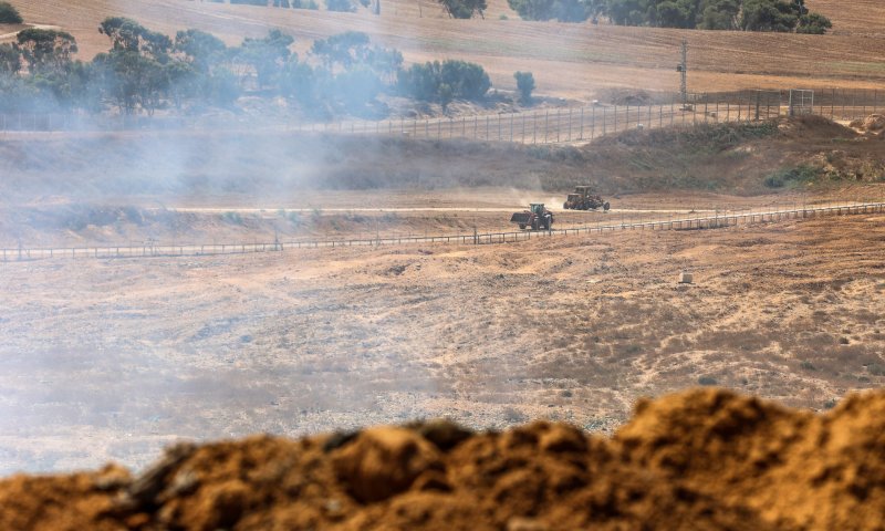 לוחם צה"ל נהרג ושלושה חיילים נפצעו בגבול הרצועה