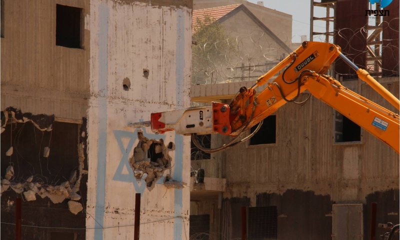 הריסת בתי דריינוף: חור באמצע דגל ישראל