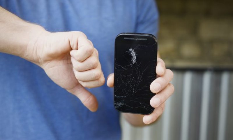 חובה להכיר: הנוזל שמגן על המסך משריטות ומים