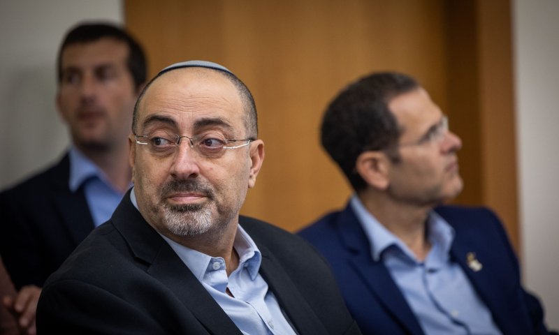 הציוץ של ניסים ואטורי נגד ערוץ 12 שמסעיר את הרשת