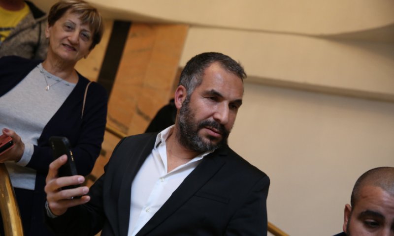 מתבצר בתפקידו: רון קובי הגיש בג"צ על הדחתו