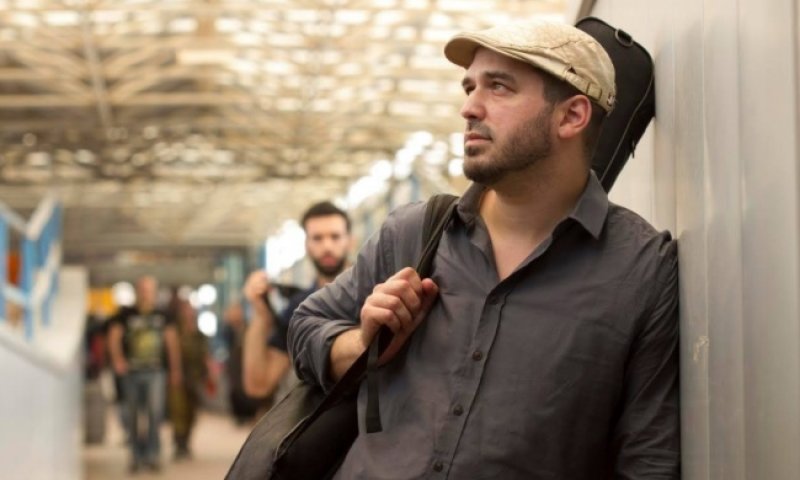 שווה האזנה: אורי וייזל בסינגל "דרכים אבודות"