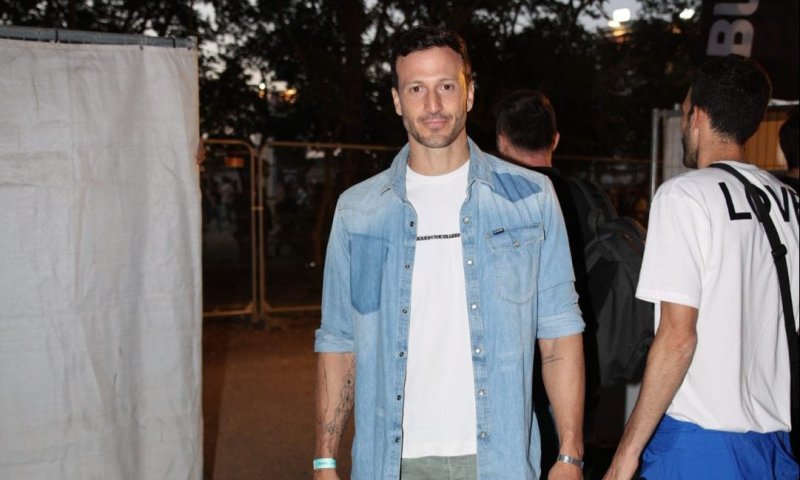 "נסעתי לעבוד וכמעט חזרתי בארון" מייקל לואיס משתף