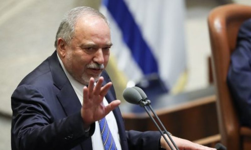 הפוליטיקאים מגיבים לליברמן: "דסבידנייה איווט"