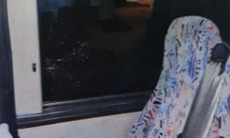יידוי אבנים לעבר אוטובוס בבאר שבע