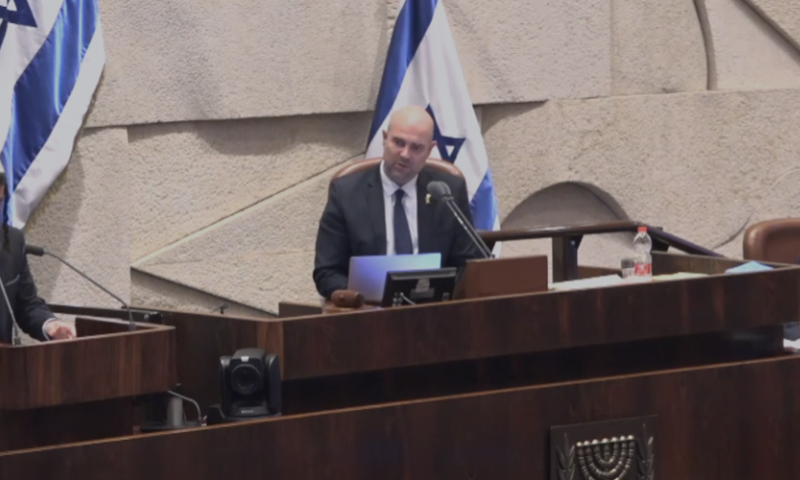 מעל הדוכן: הח"כ הסרוג ערך סיום מסכת במליאת הכנסת | צפו