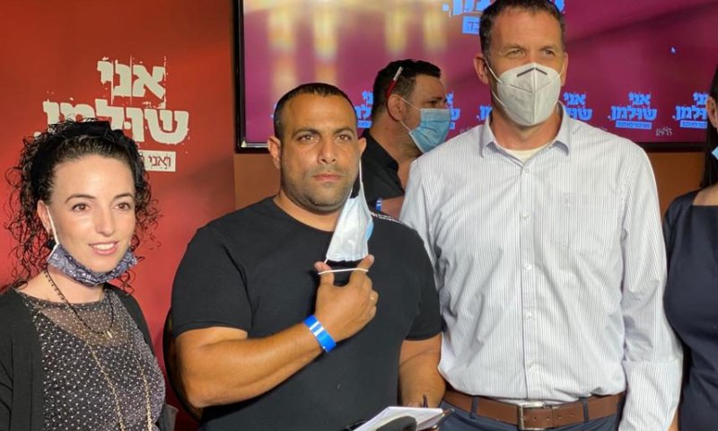 ימינה במגעים עם אביר קארה מהשולמנים