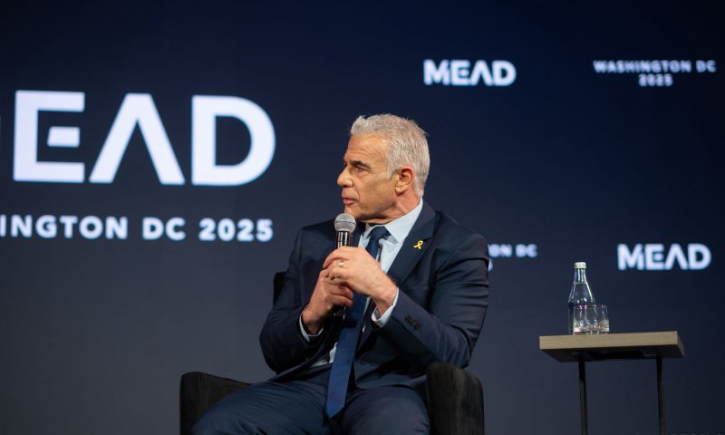 יאיר לפיד מטיל פצצה: זה לא יקרה בעשור הקרוב